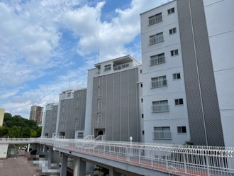 エスポア東山Ｂ棟の外観