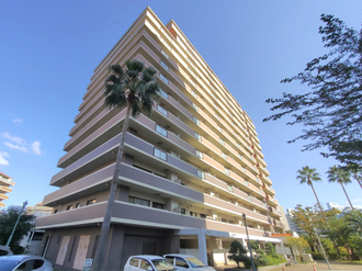 マリナタウンウエーブコースト７番館の外観