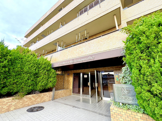 ライオンズマンション原木中山第二の外観