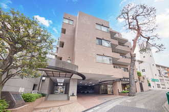 朝日シティパリオ高井戸の外観