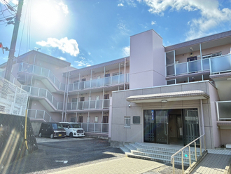 マック市川コート２の外観