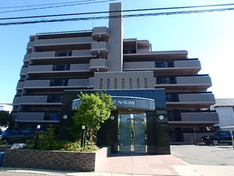 グラン・コート鳴海の外観