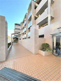 スカイアーベイン室見の外観