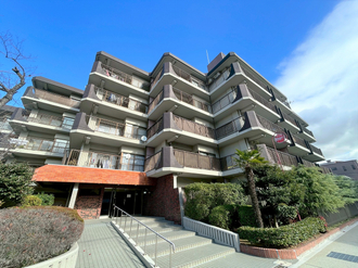 甲子園スカイハイツの外観