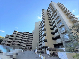 千里中央パーク・ヒルズＢ棟の外観