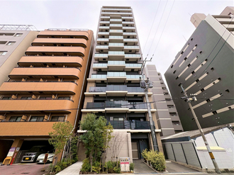 アウラ大阪上本町の外観