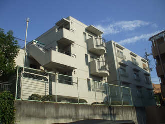 ライオンズマンション本山の外観