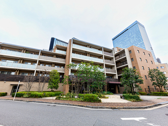 リビオ新宿ザ・レジデンスの外観