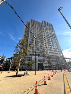 アトラスタワー向ヶ丘遊園の外観