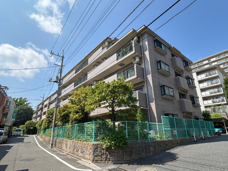 ライオンズヒルズ調布つつじヶ丘弐番館の外観