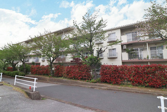 第四稲毛ハイツ　１号棟の外観