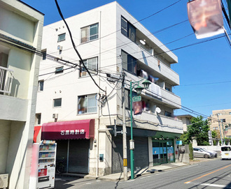 春日町マンションの外観