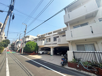ハイネス哲学堂の外観