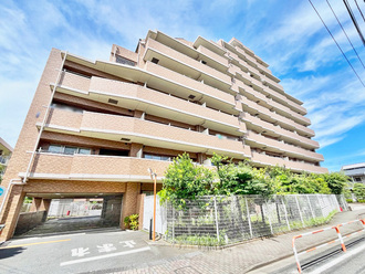 グローリオ西新井の外観