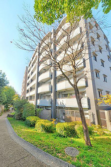 パレステージ三ツ沢上町の外観