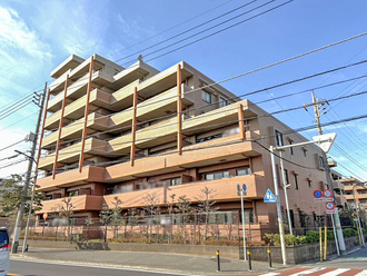 クレストフォルム市川ウイングステージの外観