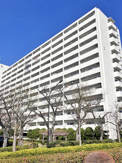 なぎさニュータウン３号棟の外観