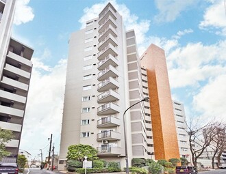 明大前グランドハイツの外観