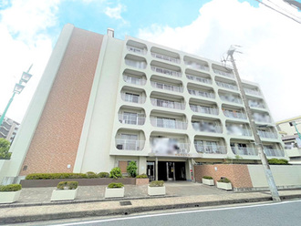 日商岩井中山マンションの外観