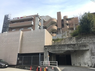 グランスフィア鈴蘭台の外観