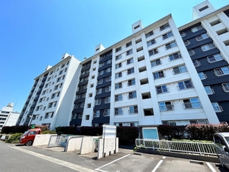 県ドリームハイツ七号棟の外観