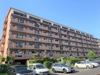 シティコーポ鳩岡A棟の外観