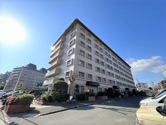 ルネ千里丘五号棟の外観