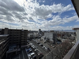 コトーハイツ伏見稲荷Ｃ棟の外観