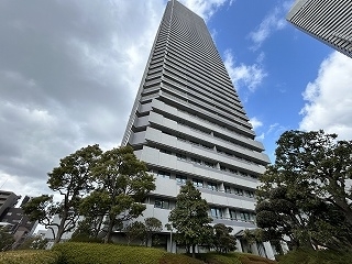 オークプリオタワーの外観