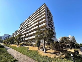 シティ能見台いこいの街Ａ棟の外観