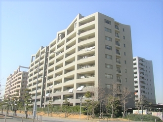 ベイシティ新浦安Ｃ棟の外観