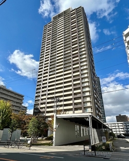 福島ガーデンズタワーの外観