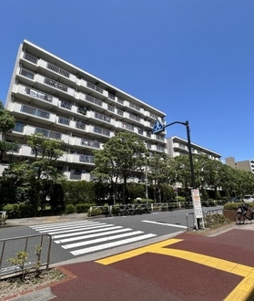 清新北ハイツ６号棟の外観
