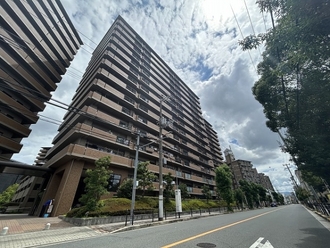 四季彩都いちょう館Ｂ棟の外観