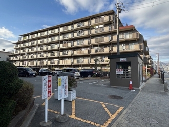 ファミリープラザ宝塚B棟の外観