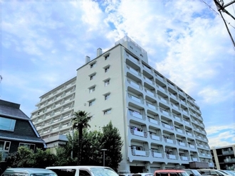 日商岩井方南町マンションの外観