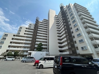 ユニライフ福島Ｃ棟の外観