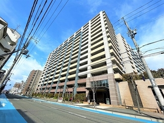 ラ・フルール本山の外観