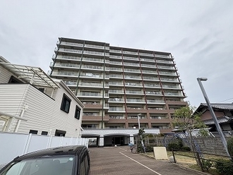 メゾンドール瓢箪山の外観