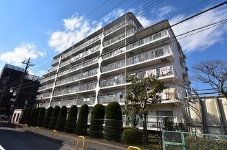 花小金井スカイハイツＡ棟の外観