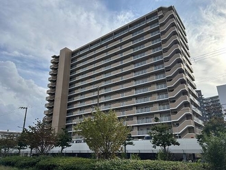 ルイシャトレ弁天町の外観