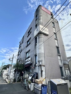 川上ビルの外観