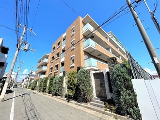 ブランズ甲子園一楽荘の外観