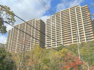 ラ・ビスタ宝塚レフィナス１番館の外観