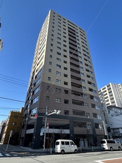 上野アインスタワーの外観