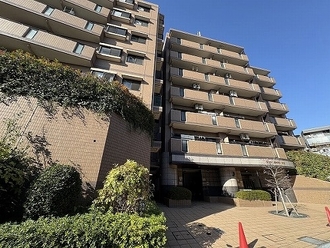 ライオンズガーデン久地の外観