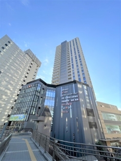 グレーシアタワー三鷹の外観