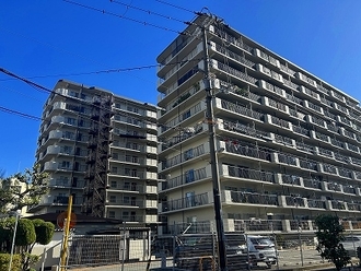 ネオコーポ鶴見緑地の外観