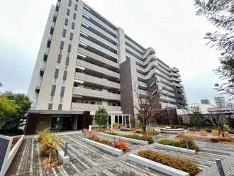 アデニウム　ザ・オアシスガーデンの外観