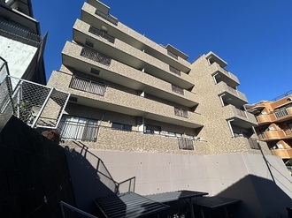 磯子北パーク・ホームズの外観